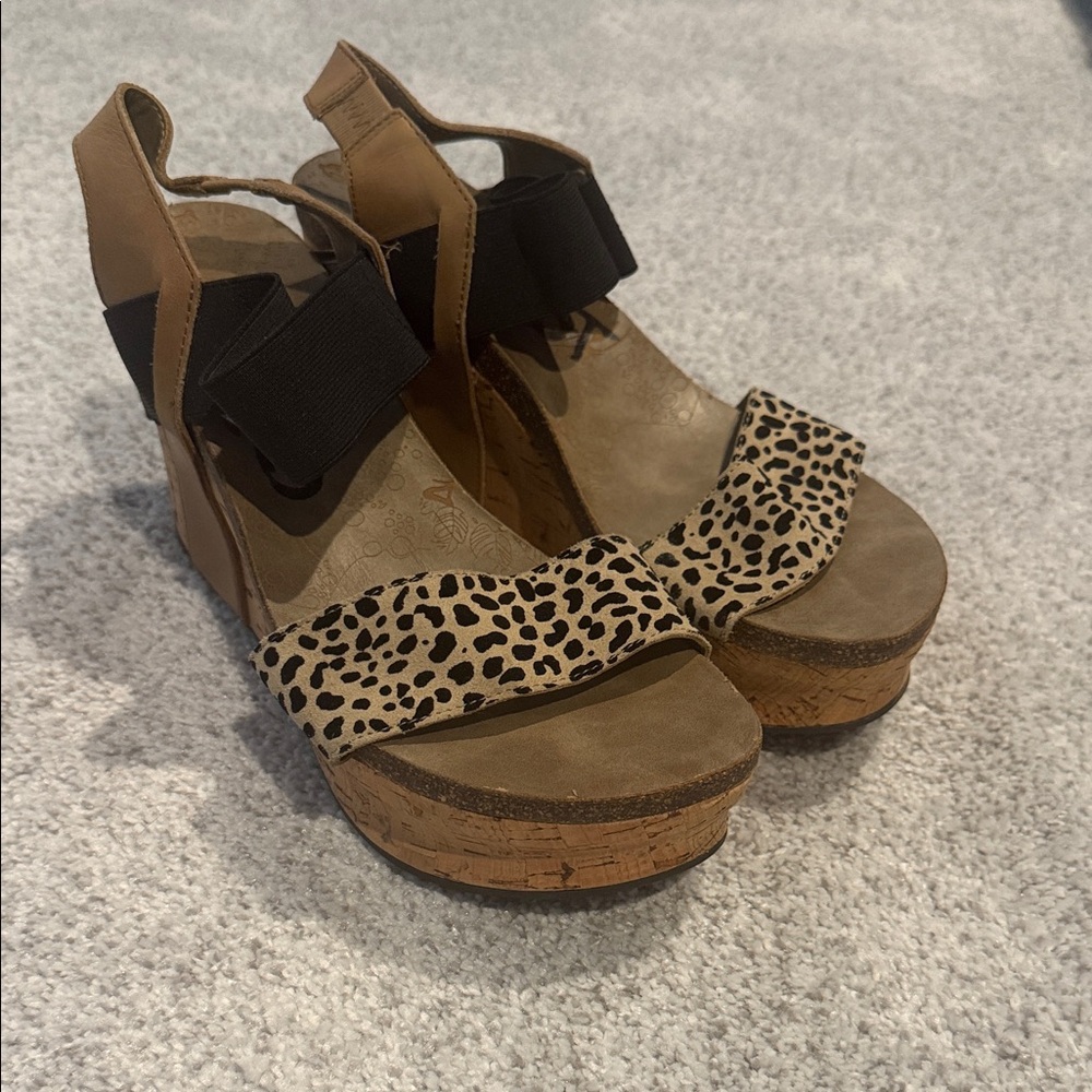 Anthropologie Tan and Black Wedge Sandals